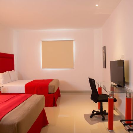 Hotel Zar Merida Bagian luar foto