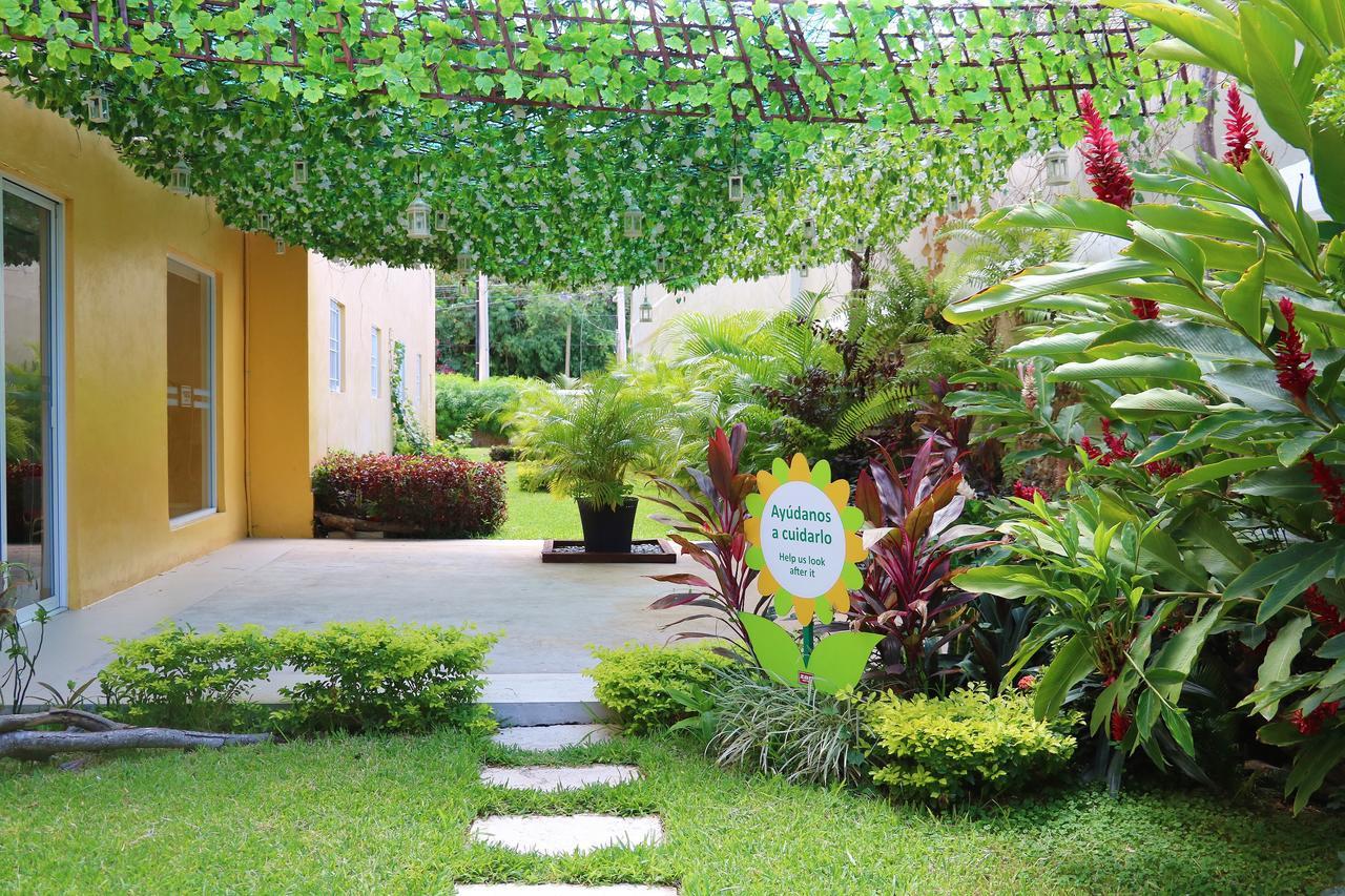 Hotel Zar Merida Bagian luar foto