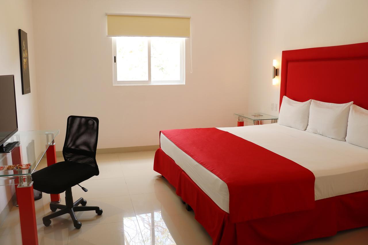 Hotel Zar Merida Bagian luar foto
